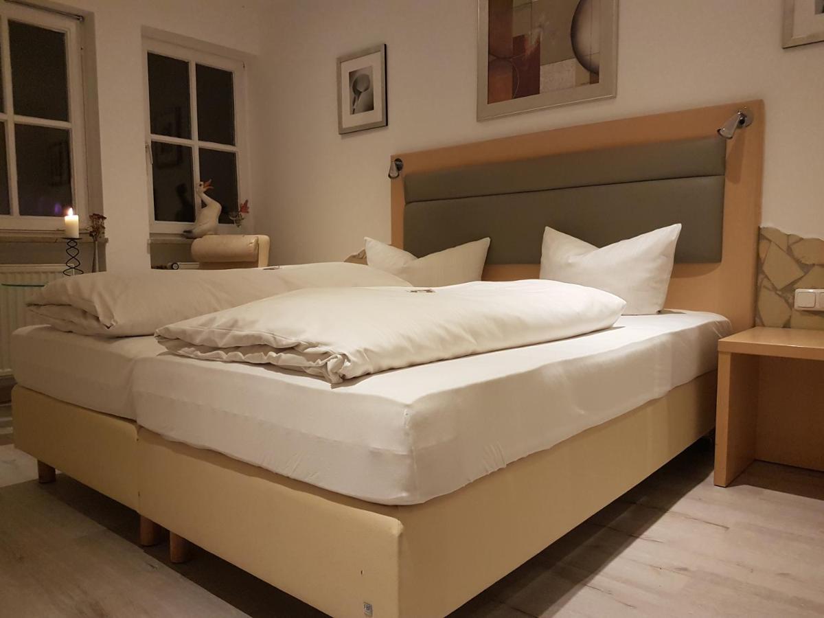 Seebauer-Hotel Die Ente Von Wassertruedingen Bagian luar foto